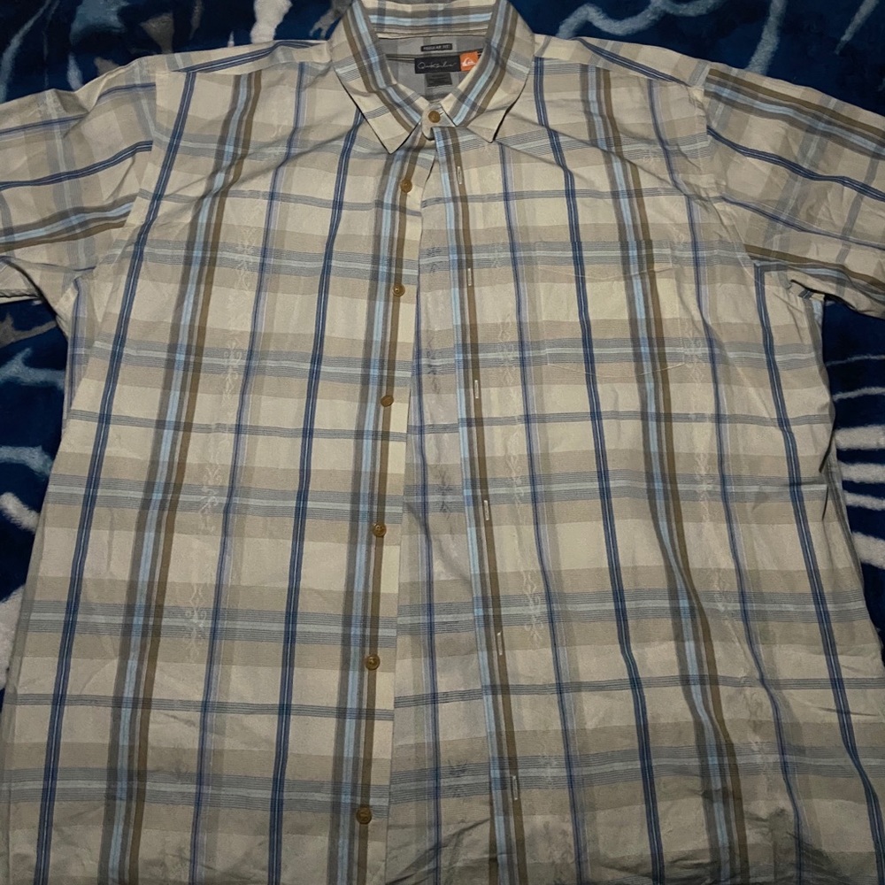 VINTAGE Quiksilver button up short sleeve shirt